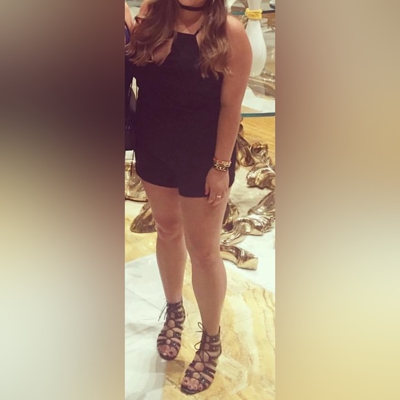 FOREVER 21 PLUS SIZE BLACK ROMPER WITH CUTOUT CHEST & ZIP CLOSURE BACK. SIZE 1X - Picture 5 of 5